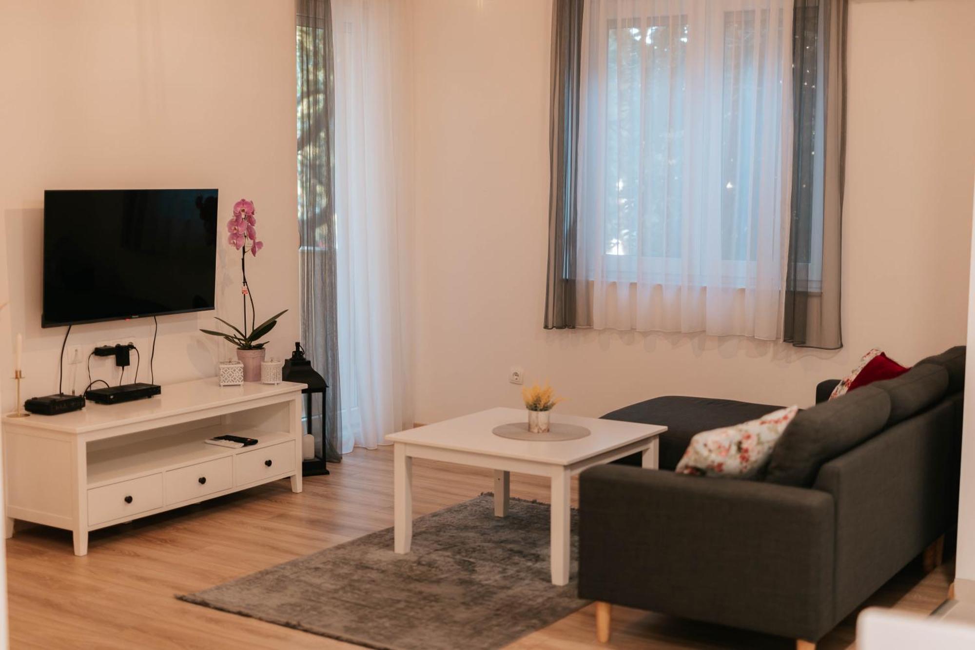Bell Tower Apartment Мостар Екстер'єр фото